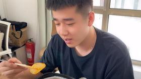 猛男秀吃瓜,揭秘娱乐圈幕后真相