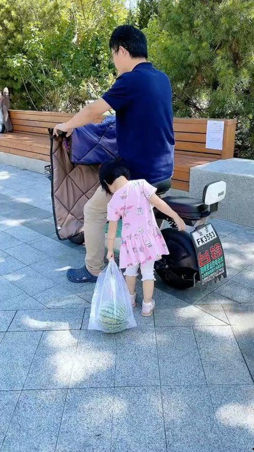 女儿的小棉袄吃瓜,揭秘瓜界新宠儿的成长之路