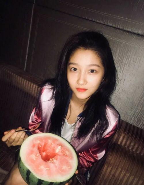 吃瓜拍照滤镜,吃瓜拍照滤镜，瞬间变身瓜界达人！