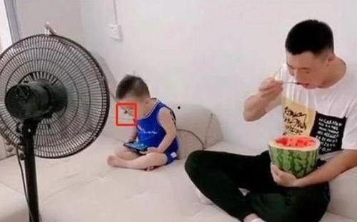 爸爸全职带娃吃瓜,吃瓜笑谈育儿经
