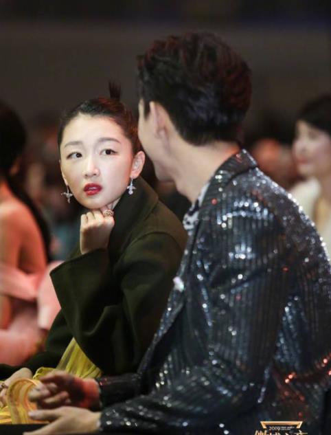 周深吃瓜微博之夜什么瓜,一场关于瓜的狂欢盛宴