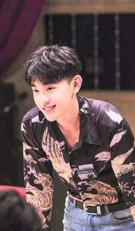 邓伦爆料吃瓜,揭秘娱乐圈那些不为人知的“瓜”